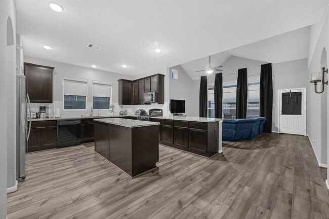 Building Photo - 2509 Ocean Key Dr