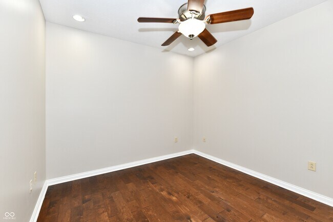 Building Photo - 8555 One W Dr