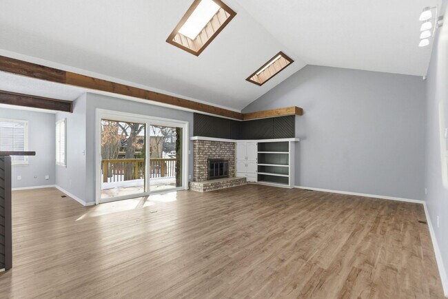 Building Photo - 3460 E Catalpa St