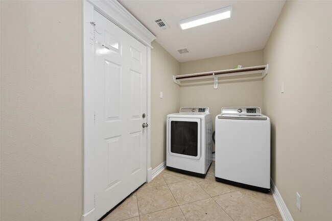 Building Photo - 13703 Templar Ln