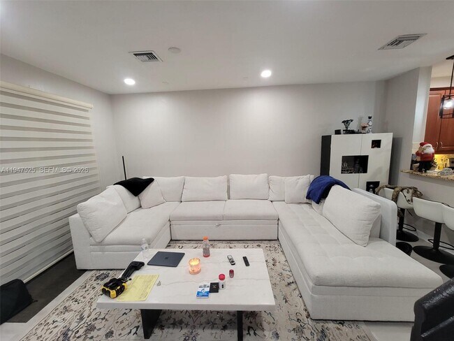 Building Photo - 2636 SW 81st Terrace