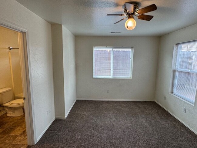 Building Photo - 118 SHAST A&amp;B