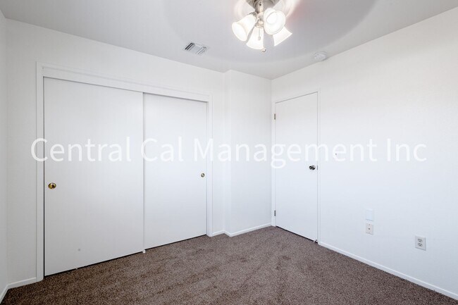 Building Photo - 4207 Eton St