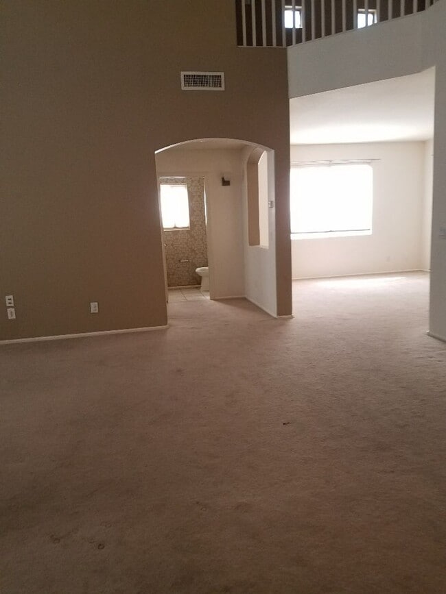 Building Photo - FREE RENT OAC  4 bedroom  3 car garage RV Gate