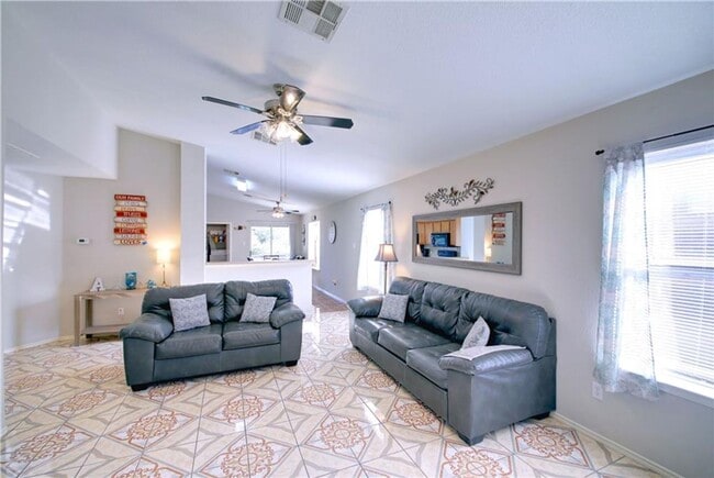 Building Photo - Very clean well maintained one-story home.