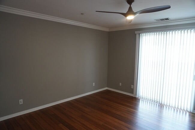 Building Photo - Beautiful Home in Gated Community!