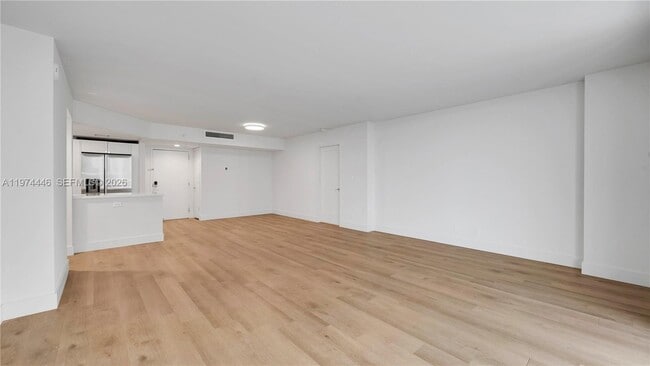 Building Photo - 555 NE 34th St