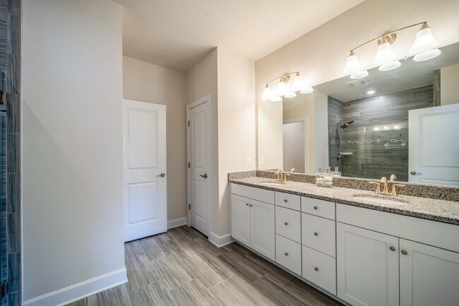 Building Photo - Modern Kincora Townhome-Style Condo | 3 Bedrooms | EV Charging | Backing to 165 Acres of Conserva...