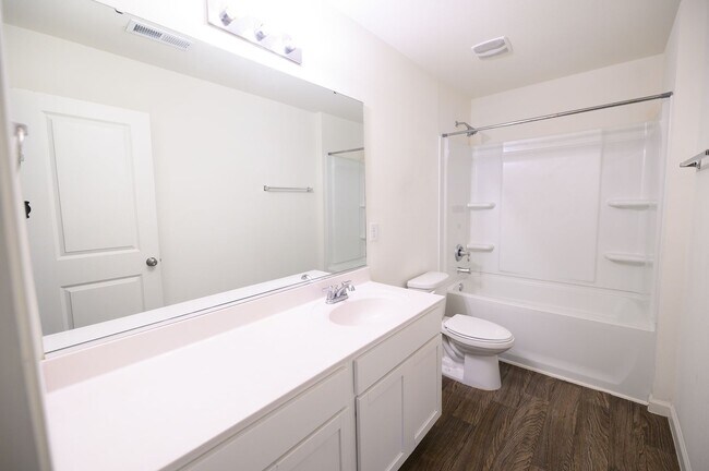 Building Photo - Like new construction 2 story home 4 bedro...