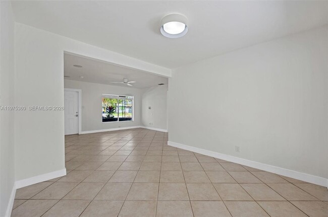 Building Photo - 380 NW 47th Ct