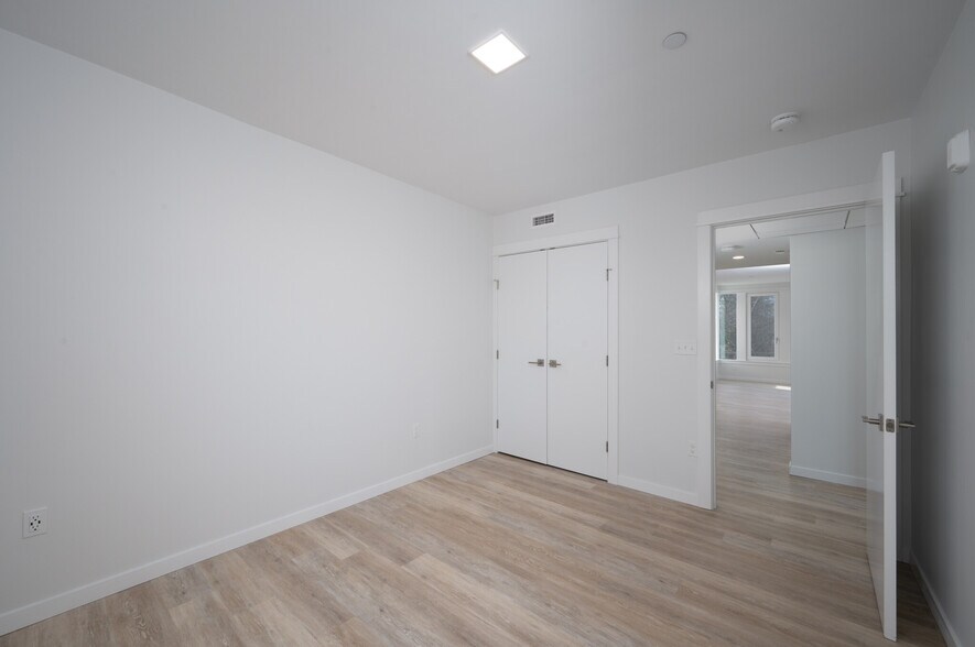 Building Photo - 205 Beacon St