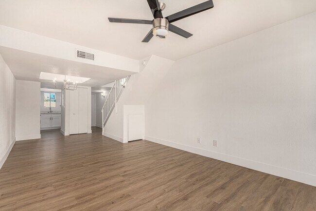 Building Photo - Updated 2-Bedroom COZY Condo Just Minutes ...
