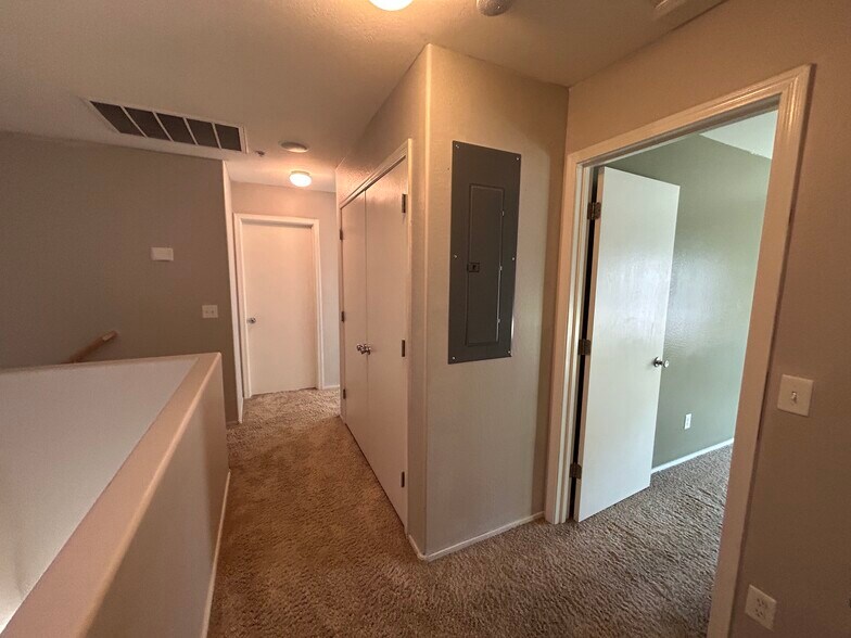 Building Photo - 8111 W Lynwood St