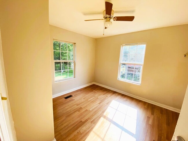 Building Photo - 1260 Hillridge Dr