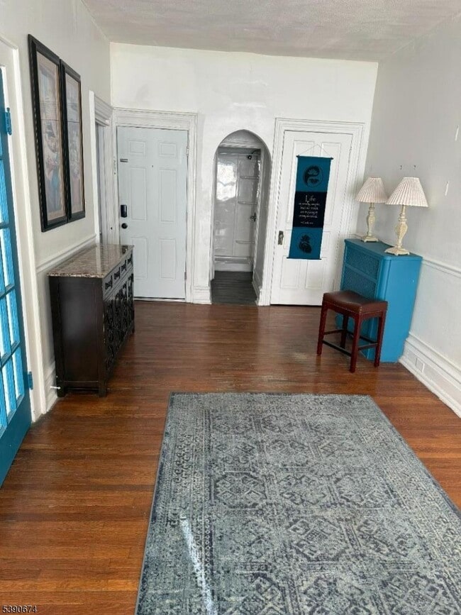 Building Photo - 210 W State St