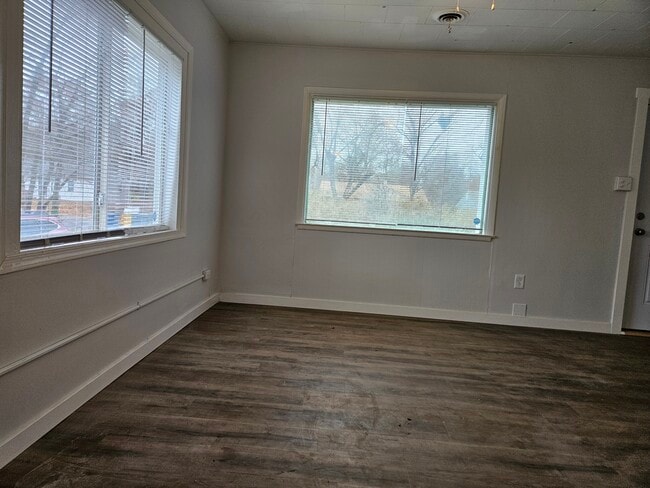 Building Photo - 6301 E 3rd Ave