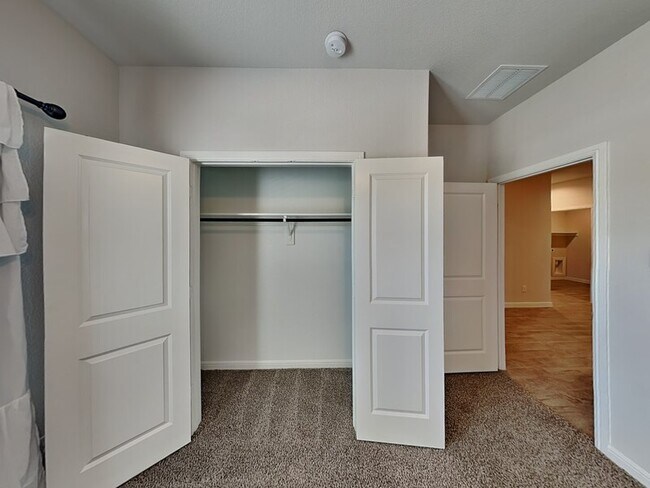 Building Photo - 116 Birch Frst Ln