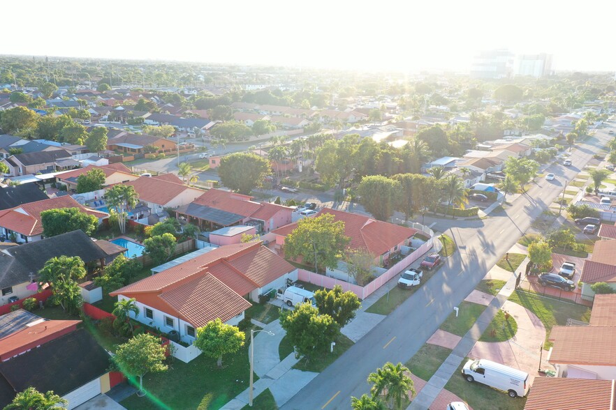 Building Photo - 9972 SW 4th St