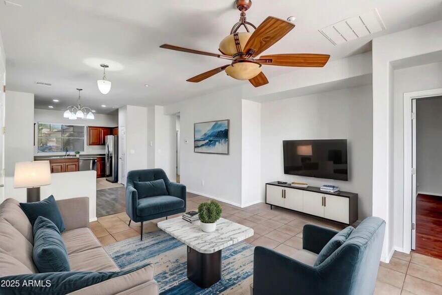 Building Photo - 1623 W Owens Way