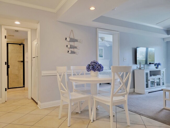 Building Photo - Summerhouse 310