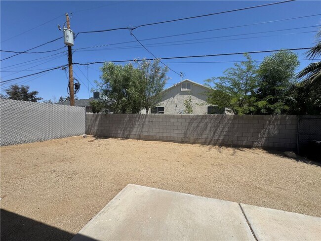 Building Photo - 2460 Lakeside Dr