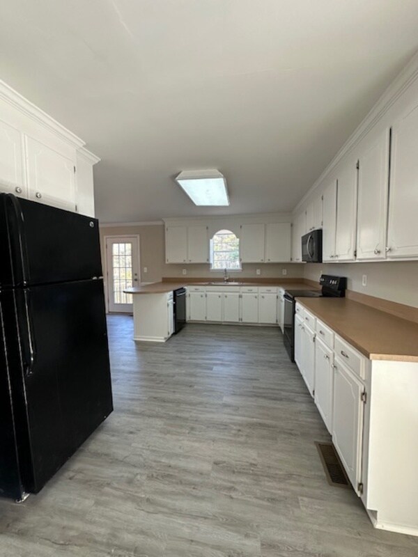 Building Photo - 1209 Lawhorn Rd