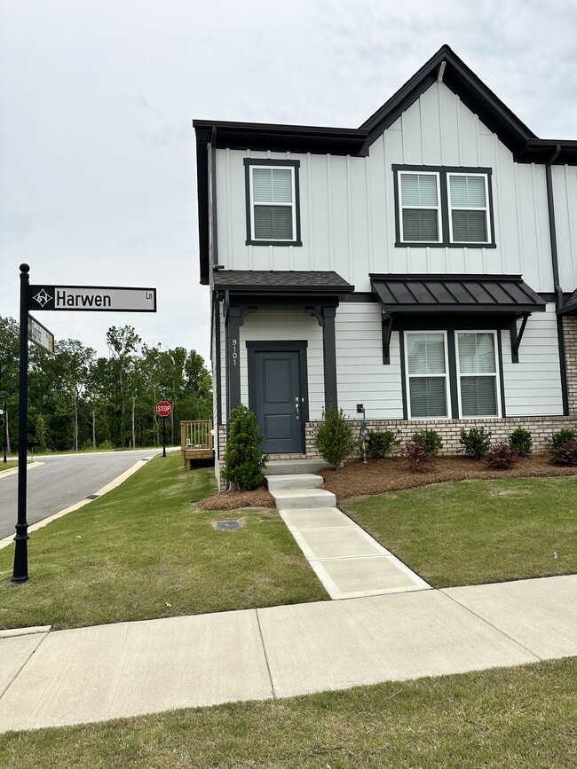 Primary Photo - 9101 Harwen Ln