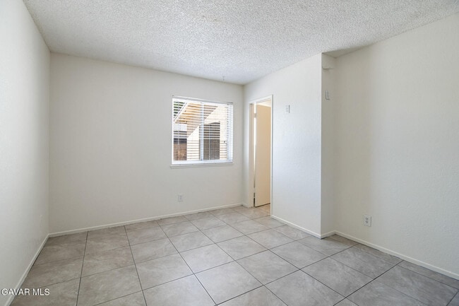 Building Photo - 44210 Fenhold St