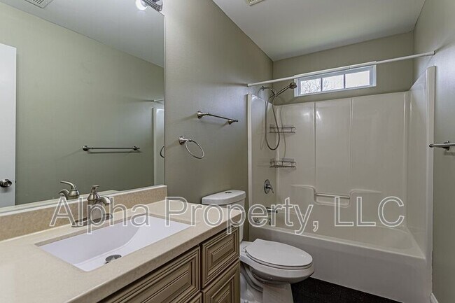 Building Photo - 208 Day Break Ct