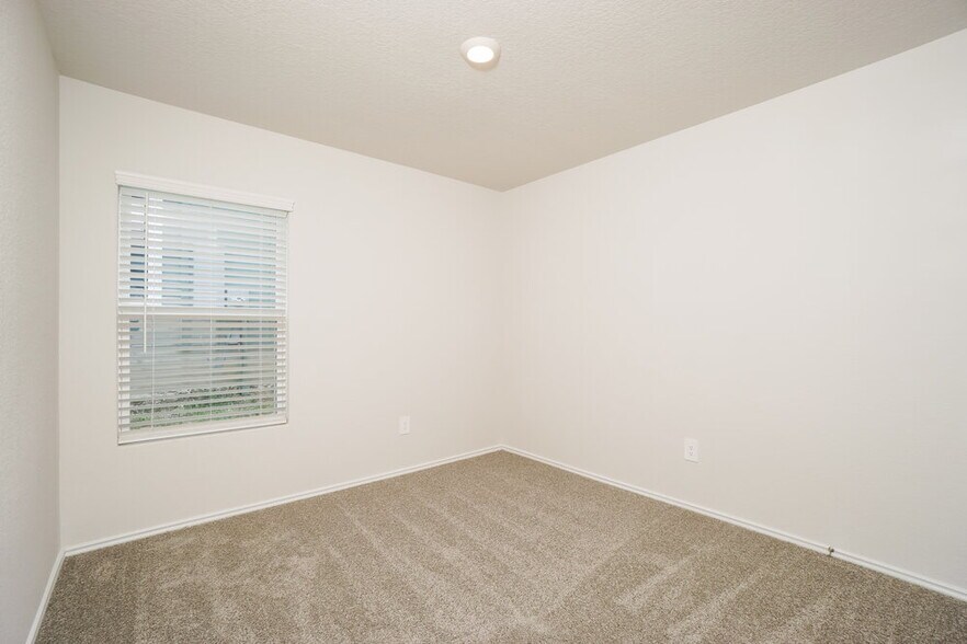 Building Photo - 519 Roquefort St