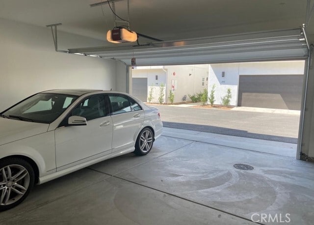 Building Photo - 215 Perennial Pl