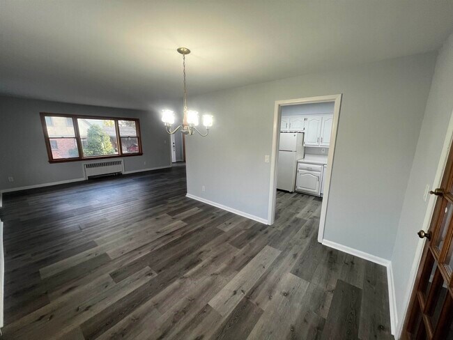 Building Photo - 697 Allwood Rd