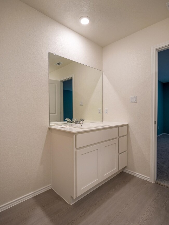 Building Photo - 252 Rock Spgs Dr