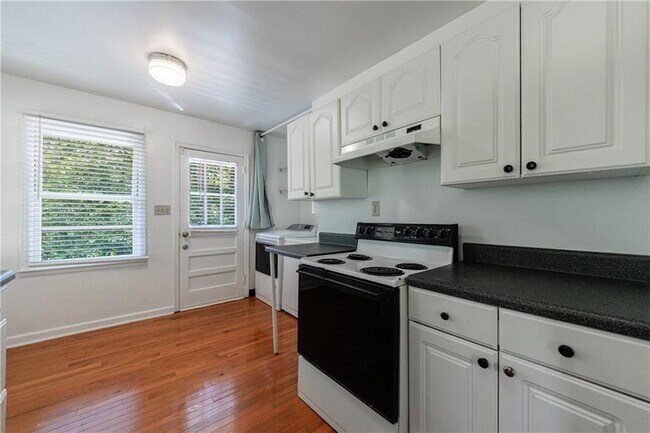 Building Photo - 893 Willivee Dr