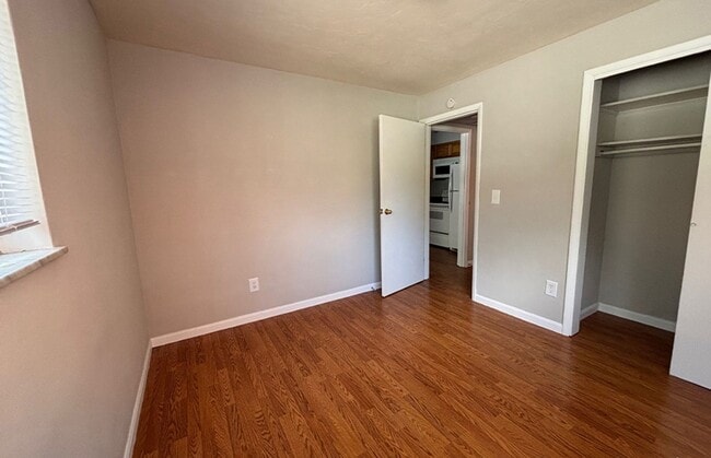 Building Photo - 545 Lowell Ave