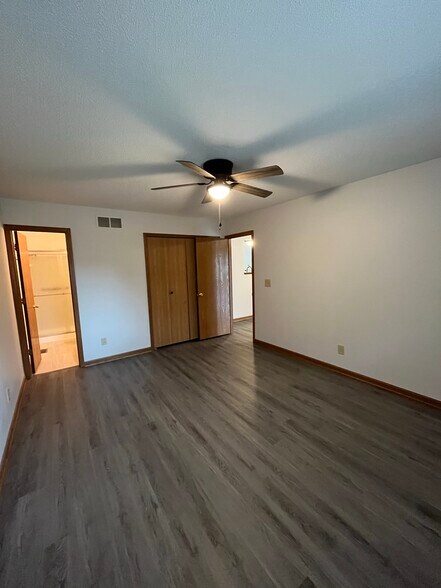 Building Photo - 5787 Nike Dr