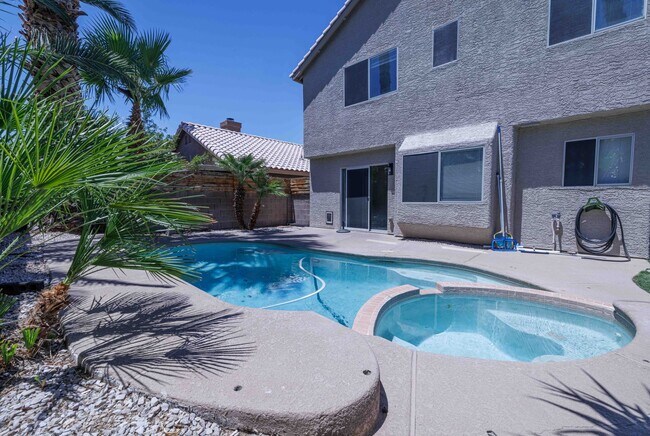Building Photo - 1143 E Adelman Dr