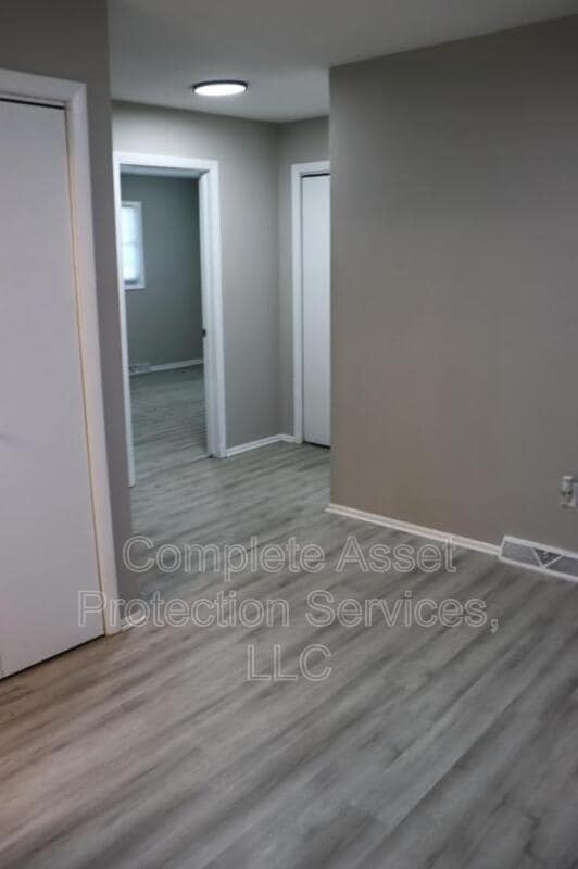 Building Photo - 5475 Aspen Ave