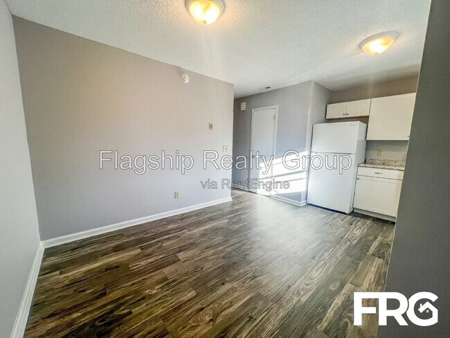 Building Photo - 107 Chesterfield Ct