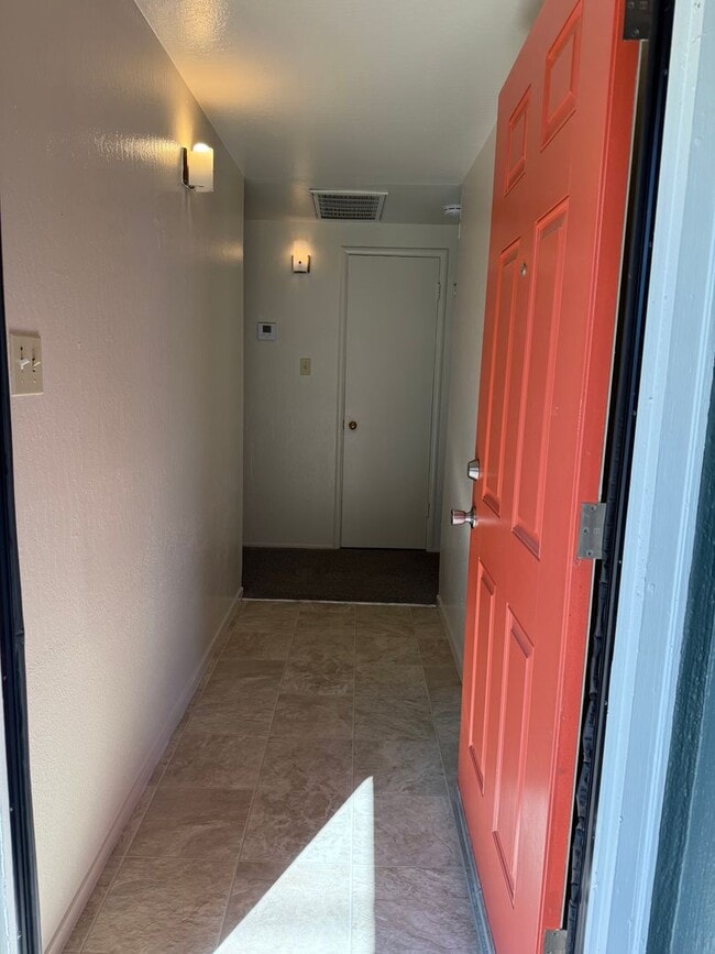 Building Photo - Charming Pet Friendly 3-Bedroom in Quiet Cul-de-sac-$750 OFF FIRST MONTH'S RENT!!!