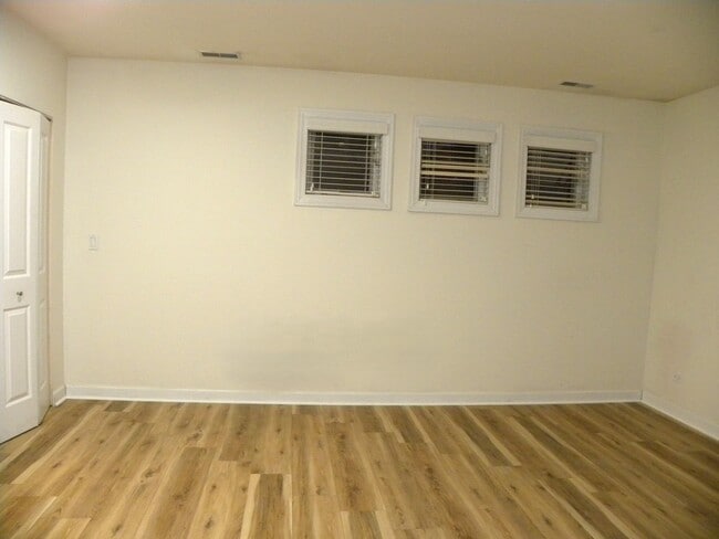 Building Photo - 57 Northfield Terrace