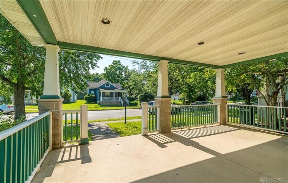 Building Photo - 215 N Williams St