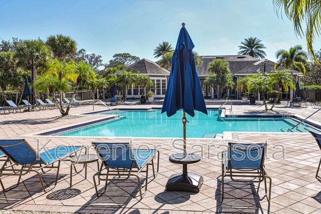 Building Photo - 8809 Manor Loop