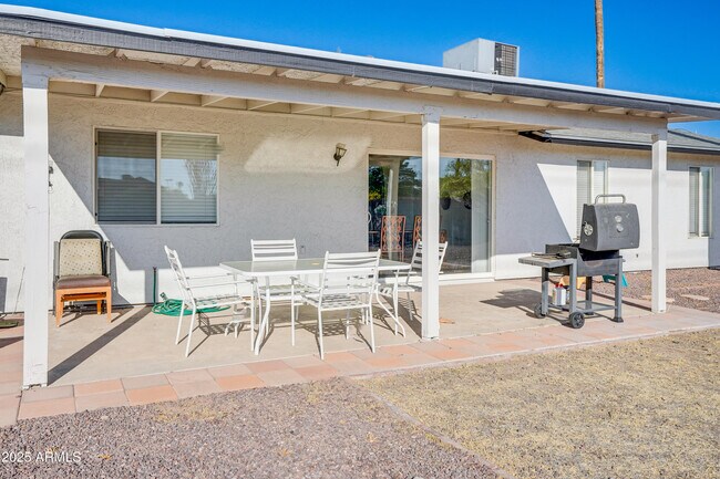 Building Photo - 9819 N 67th Dr