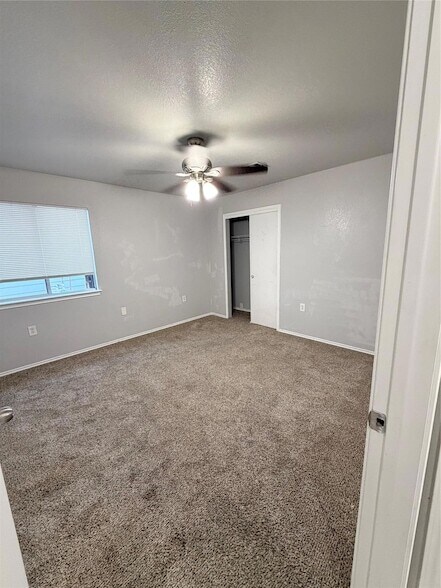 Building Photo - 17808 Golden Valley Dr