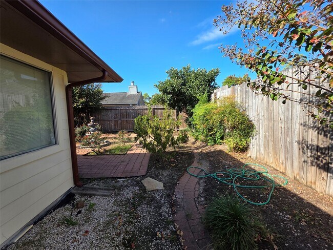 Building Photo - 12830 Careywood Dr