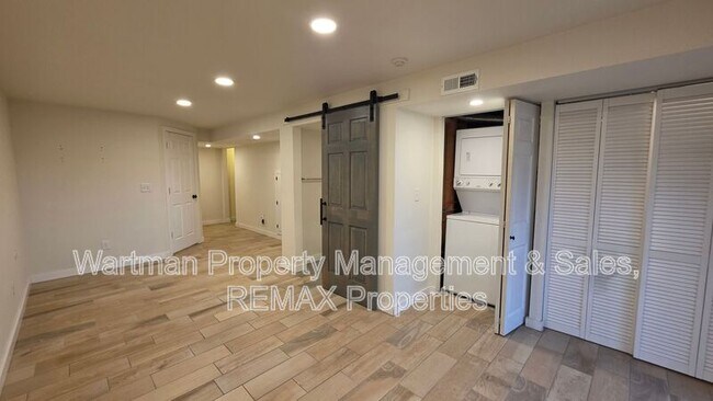 Building Photo - 6818 Ravencrest Dr
