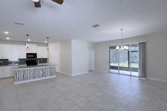 Building Photo - 3943 Cortland Dr