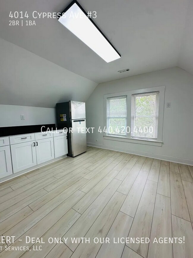Building Photo - 4014 Cypress Ave