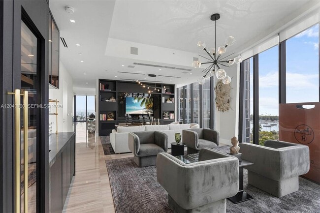 Building Photo - 2821 S Bayshore Dr